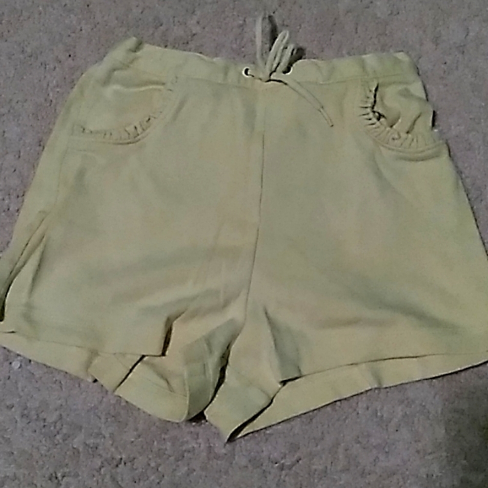 Young girls// size medium // yellow shorts